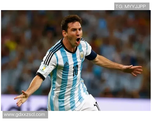 16号足球球星的传奇之路：从崭露头角到世界足坛的巅峰之战