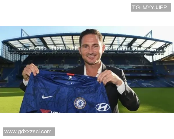 《断手球星的传奇归来 足球场上的不屈精神与荣耀》