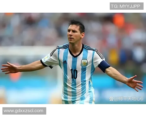 三代足球巨星的辉煌与传奇跨时代对比分析