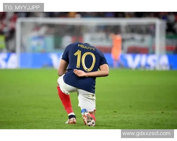 姆巴佩:从天才少年到世界足坛新领军人物的传奇崛起 姆巴佩:从天才少年到世界足坛新领军人物的传奇崛起