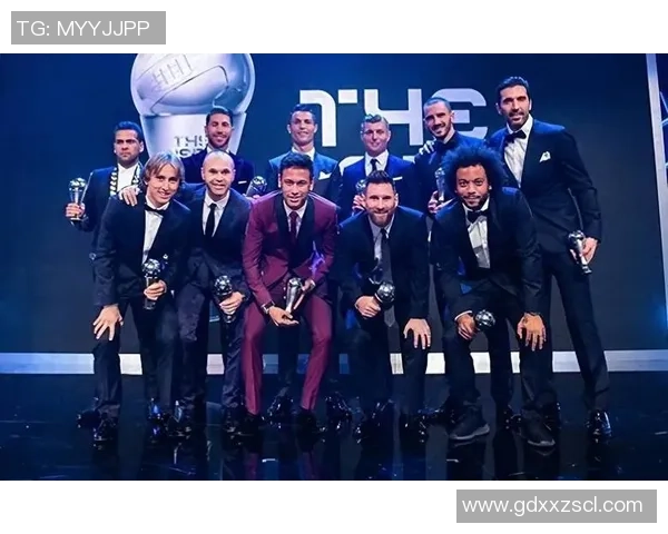 足球巨星背后的家庭故事:从梅西到C罗的亲情与生活点滴 足球巨星背后的家庭故事:从梅西到C罗的亲情与生活点滴